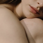 Pelle reattiva: la skincare delicata che calma rossori e irritazioni (senza rinunce)