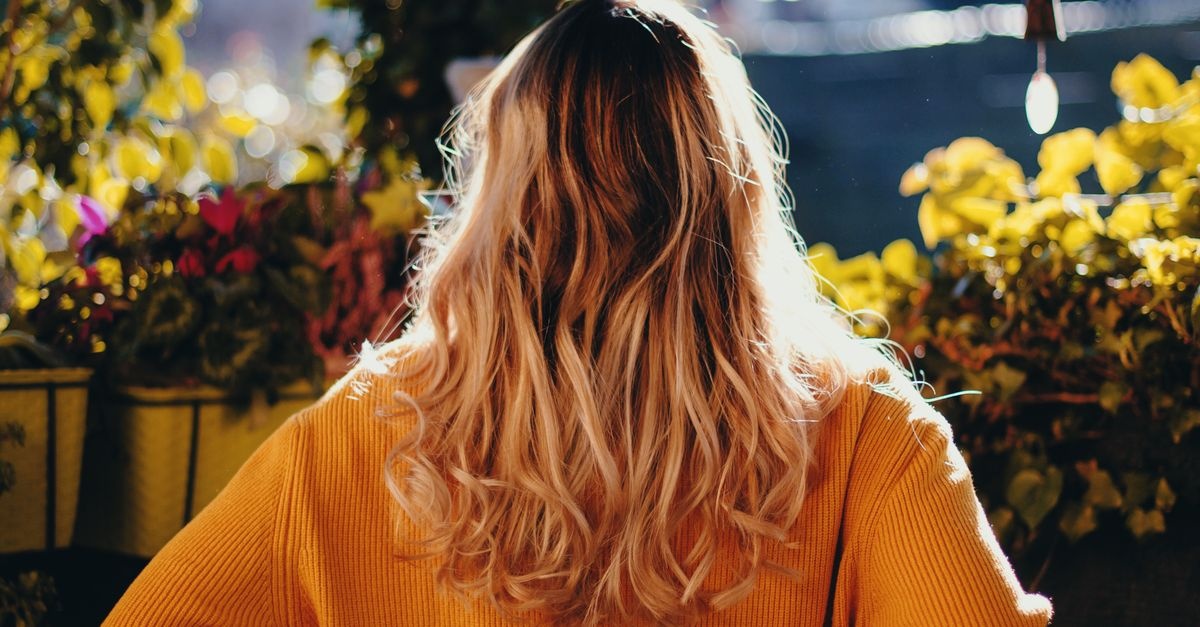 Capelli Colorati: la Guida Completa per una Cura che Mantiene il Colore Brillante