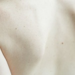 Schiena Libera dai Brufoli: la Skincare Intelligente per Dire Addio all’Acne