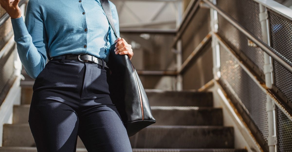 Come Abbinare la Borsa Nera: Idee di Outfit Chic per Ogni Occasione