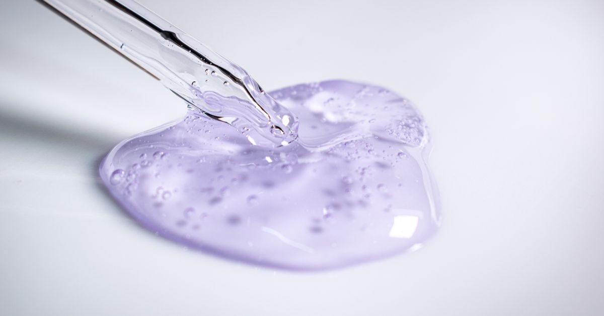 Tonico o essenza? La guida semplice per scegliere il trattamento perfetto per la tua pelle
