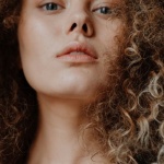 Ricci Perfetti Ogni Giorno: La Spazzola Giusta per Domare e Valorizzare i Tuoi Capelli