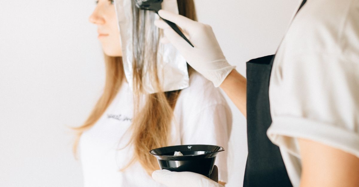 Cuore sensibile dopo la tinta: come lenire il cuoio capelluto e ritrovare comfort