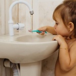 Come Lavare i Denti ai Bambini Senza Stress: Trucchi e Routine che Funzionano